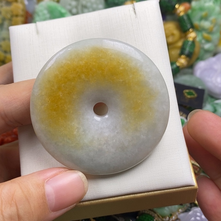 翡翠未镶嵌吊坠(赠链)