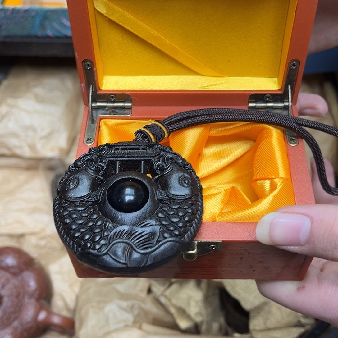 大叶紫檀（黑酸枝木类）