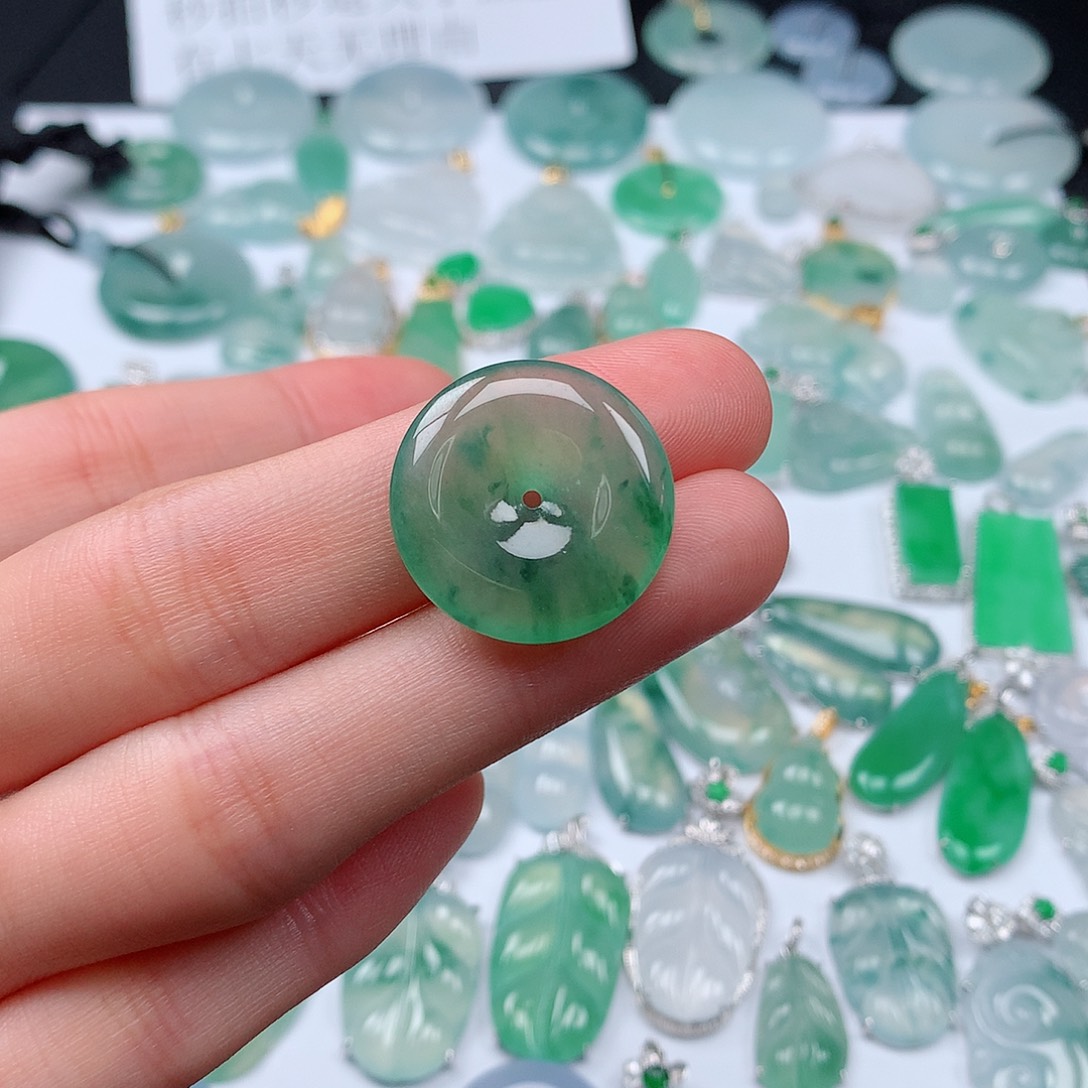 翡翠颈饰未镶嵌x****a天然翡翠