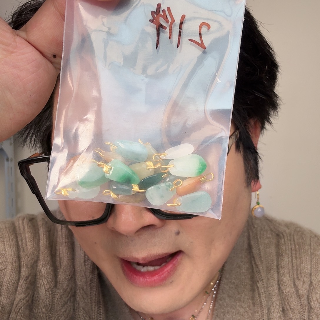 翡翠18K金镶嵌颈饰多样性一个