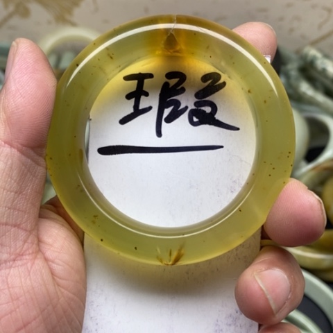 未镶嵌蛇纹石玉手镯奶**贝