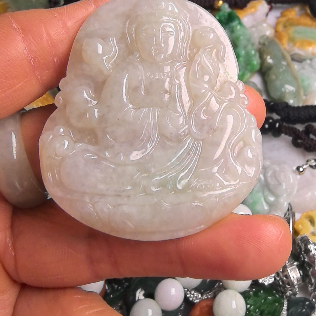 翡翠颈饰未镶嵌吊坠