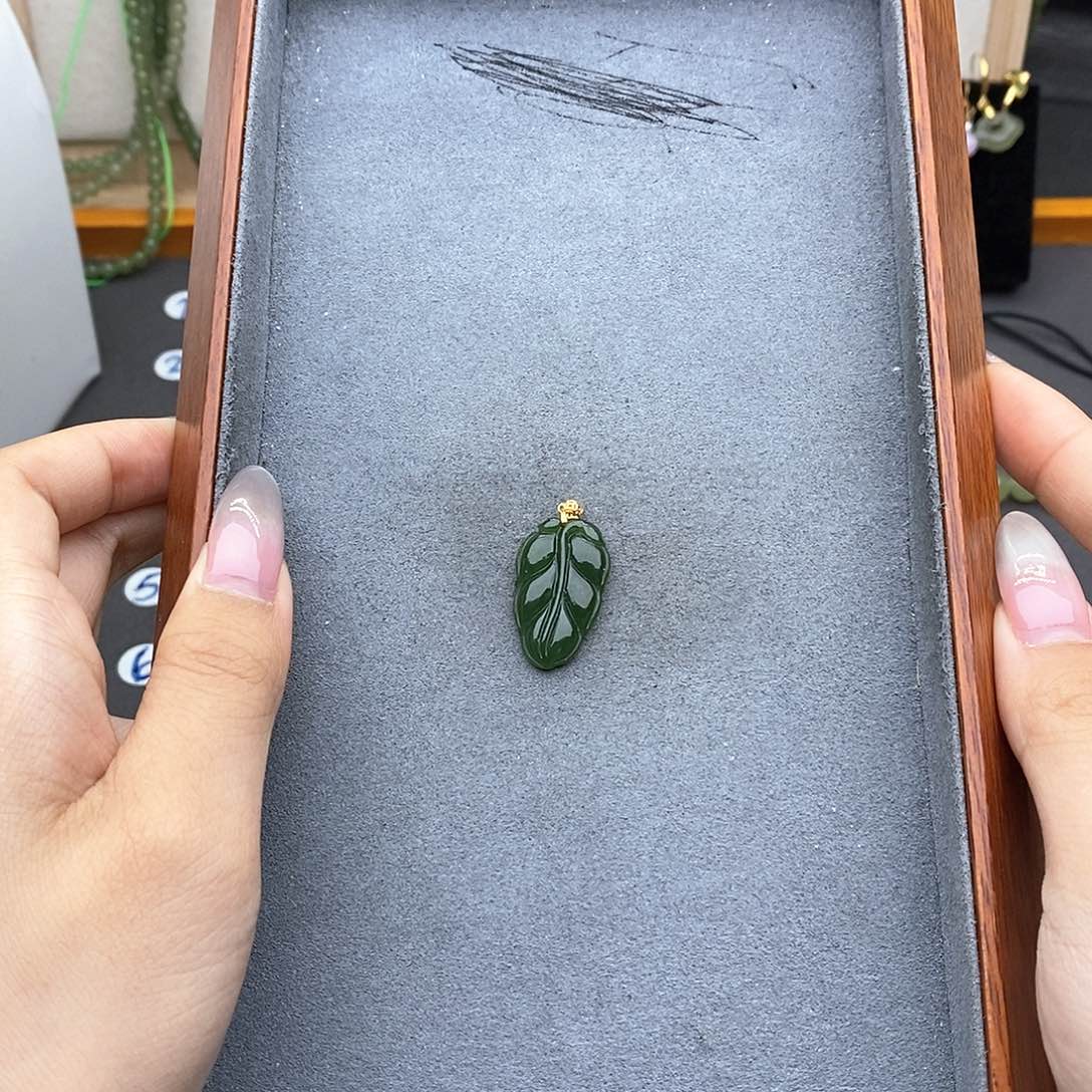 和田玉18K金镶嵌吊坠(不含链)