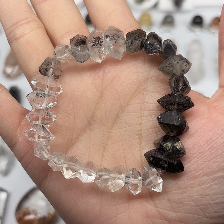 水晶手串未镶嵌闪灵钻手串