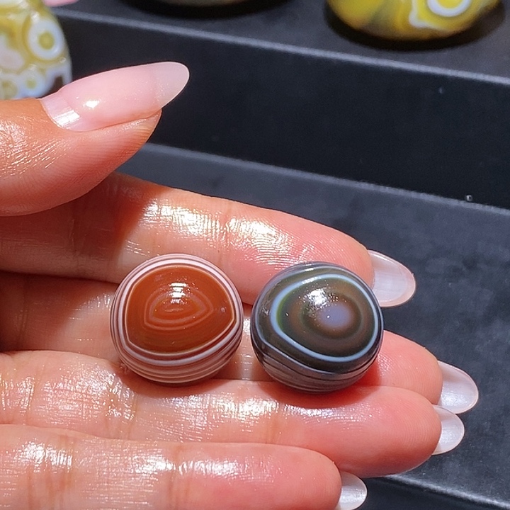 布***尼玛瑙/玉髓未镶嵌珠宝奇石