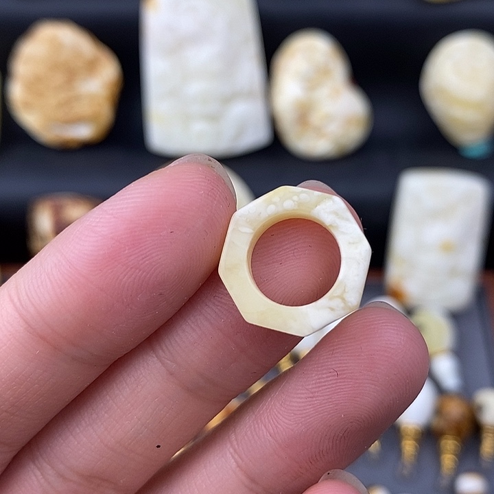 琥珀未镶嵌裸石10跑环小微瑕