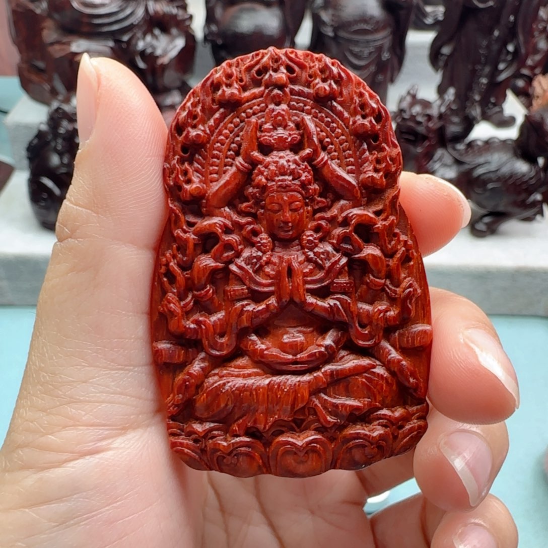 小叶紫檀把件千手观音