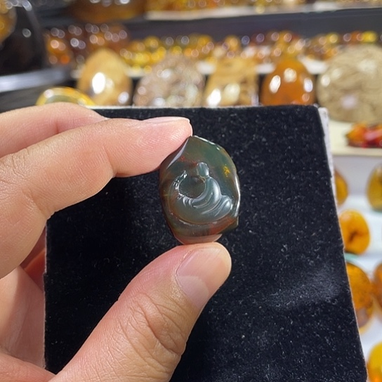 未镶嵌琥珀裸石悟道