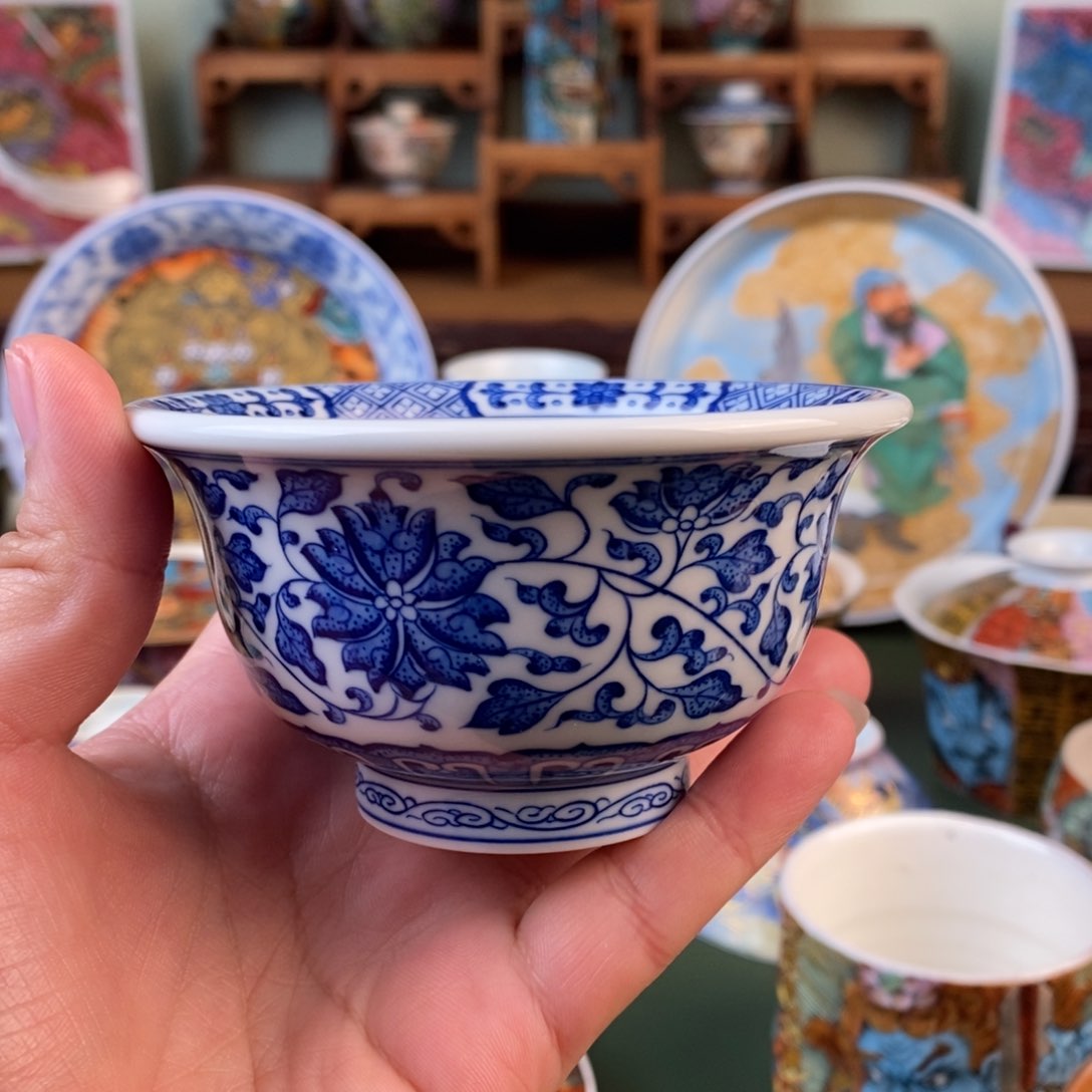 纯手工手绘陶瓷青花压手