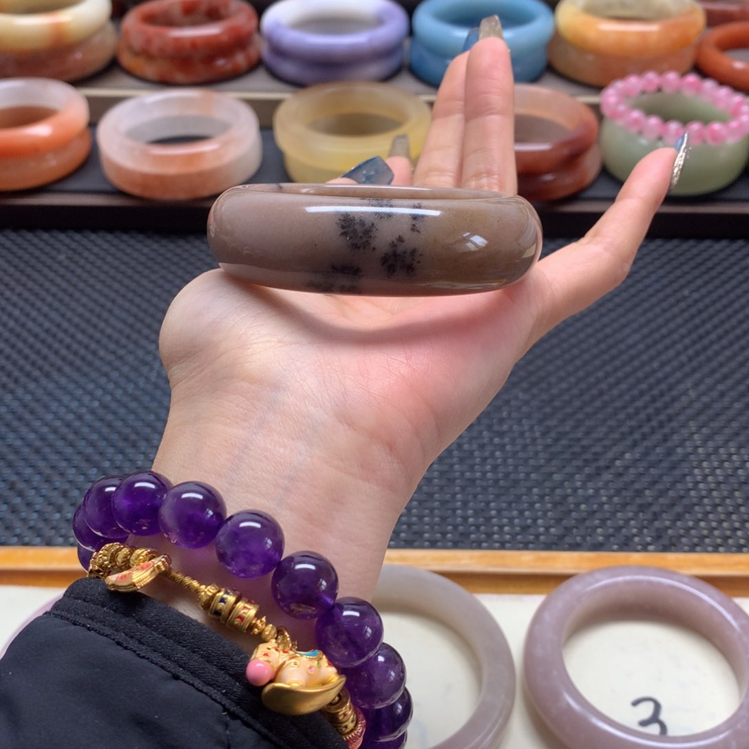 石英质玉手镯未镶嵌