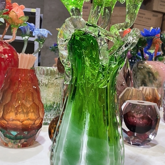 琉璃花瓶高34厘米口径12厘米