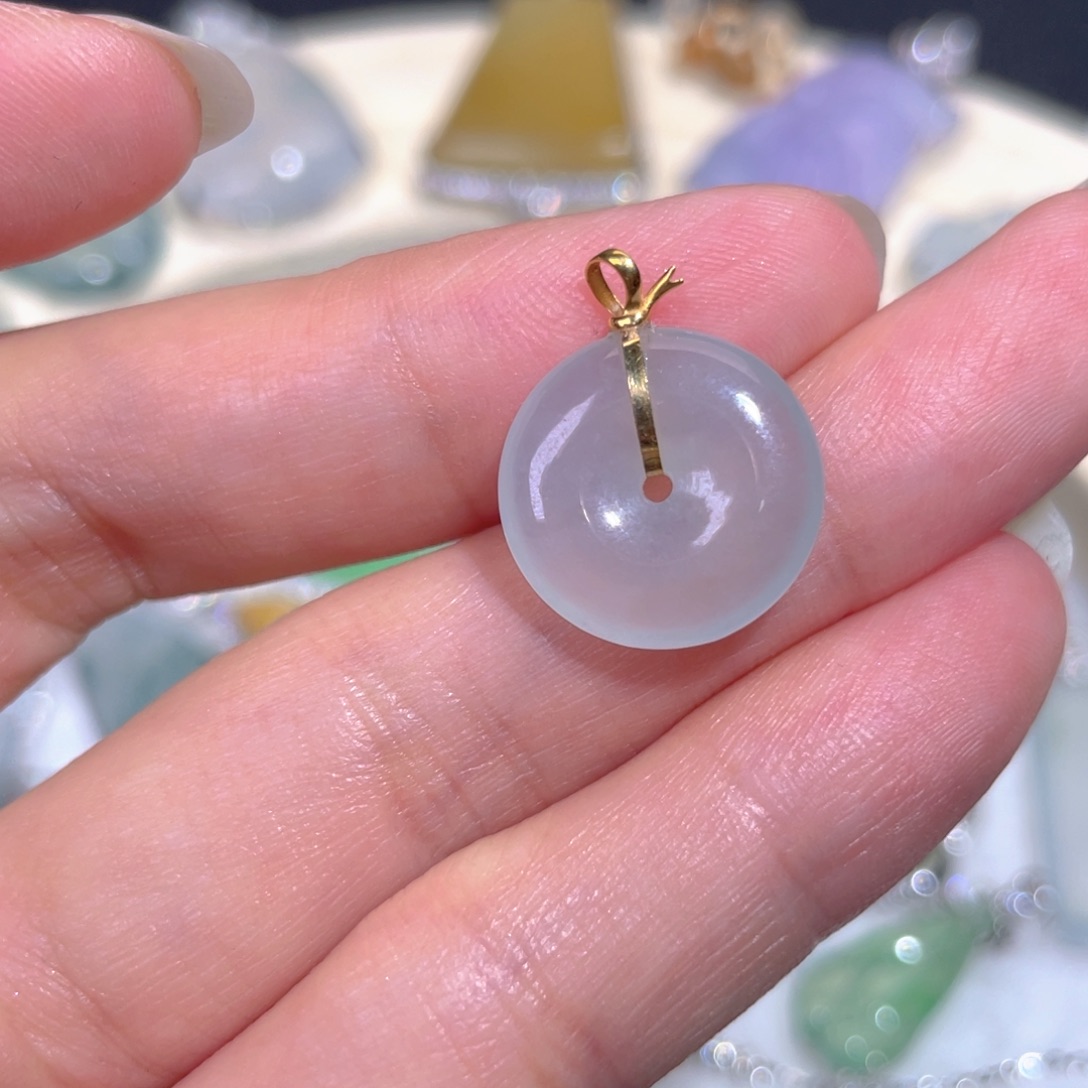 颈饰18K金镶嵌翡翠翡翠