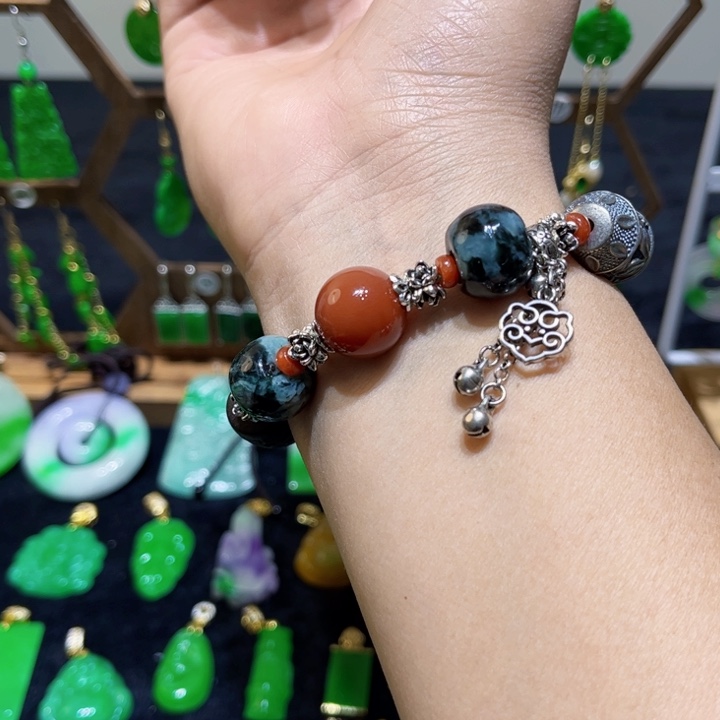 翡翠颈饰未镶嵌手链