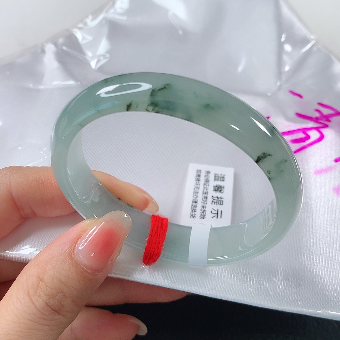 翡翠手镯未镶嵌 贵妃 需包容①⑤③