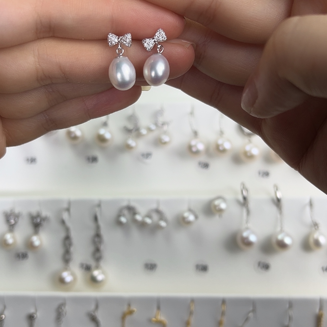 淡水珍珠银S925镶嵌耳饰