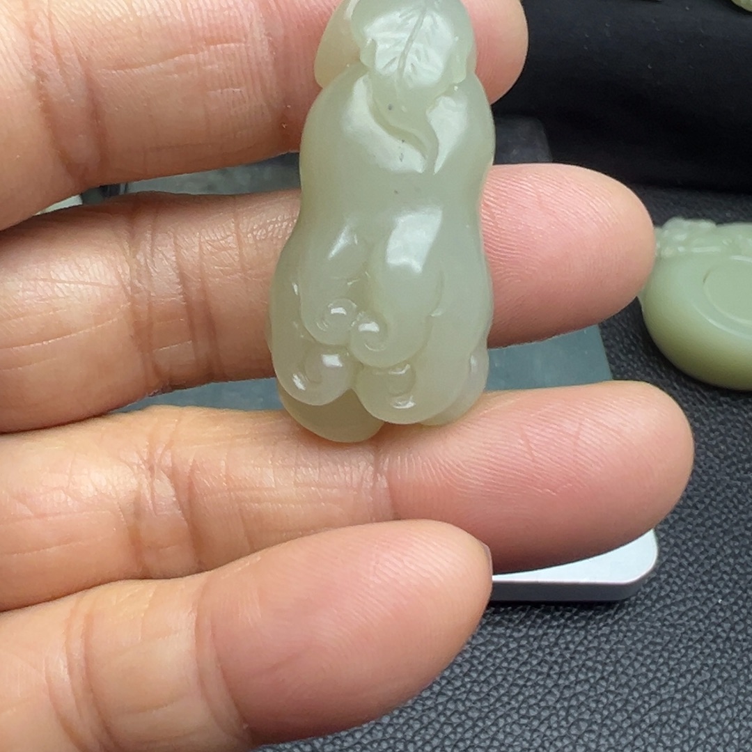 和田玉（糖玉）未镶嵌吊坠(不含链)