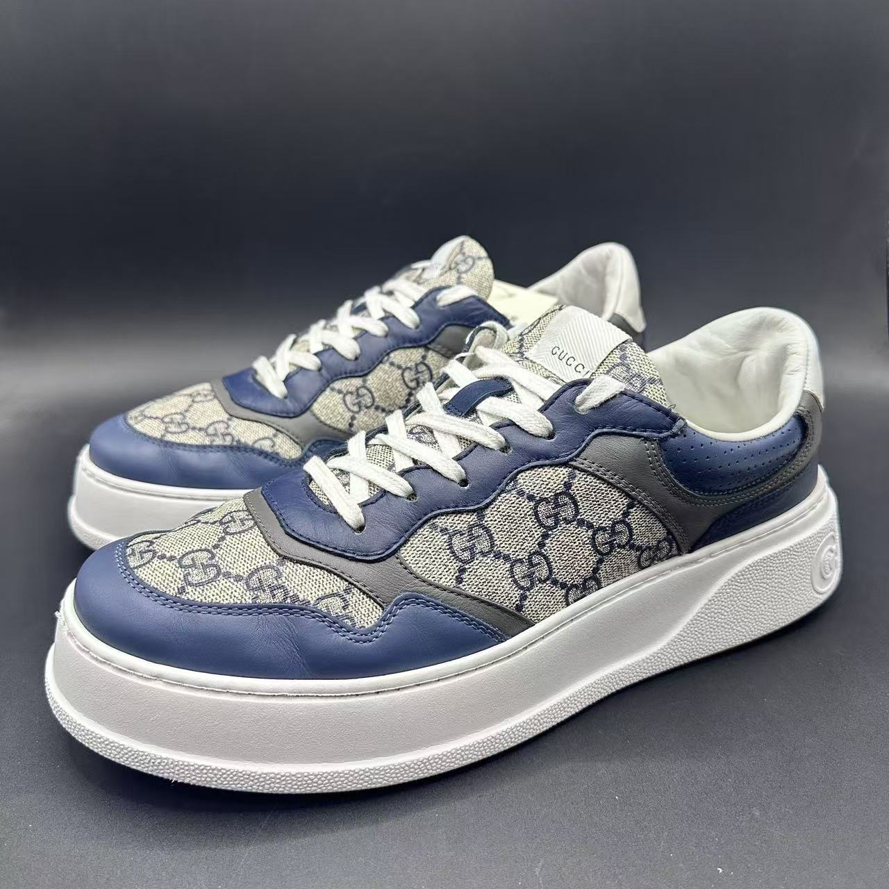95新 GUCCI/古驰 男士时尚蓝色老花饼干鞋43码 zy253