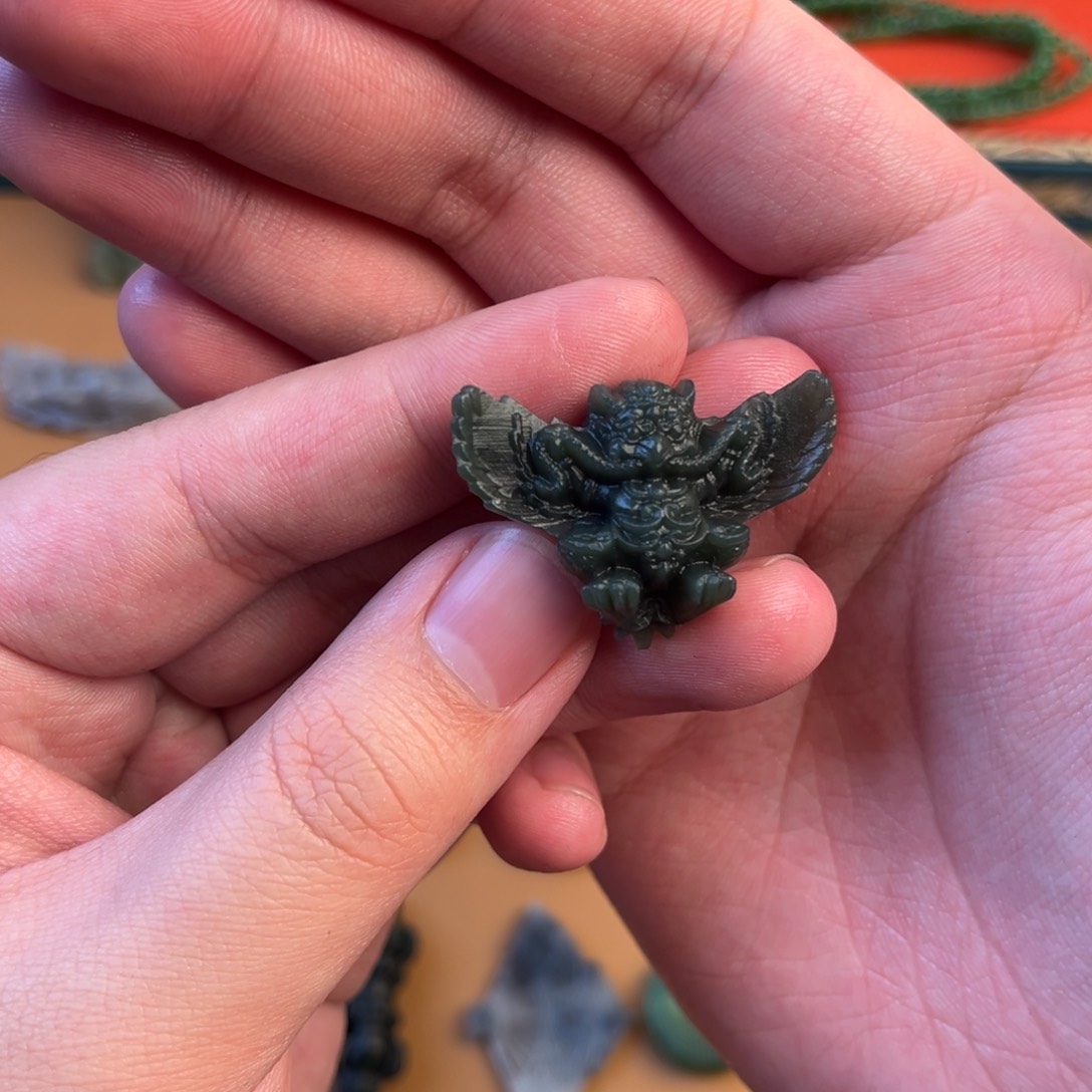 和田玉颈饰未镶嵌屿*?