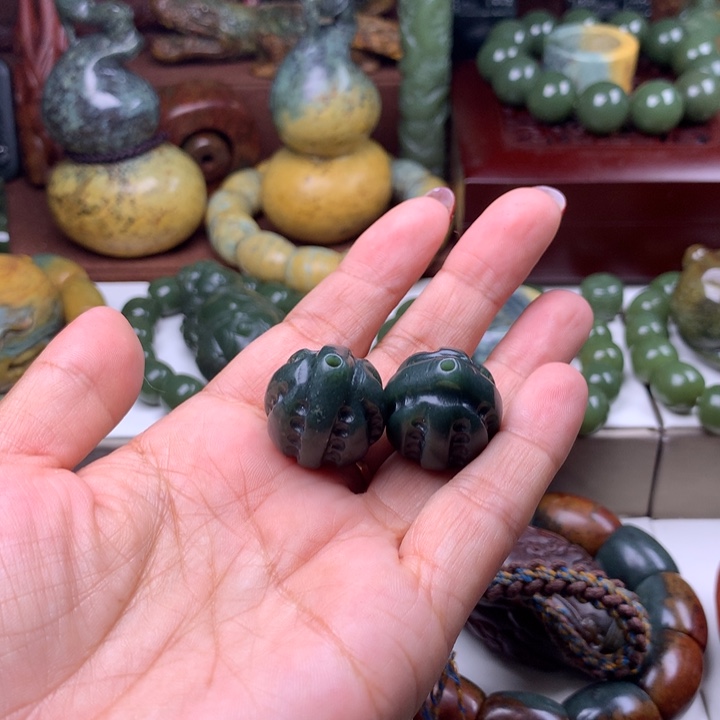 岫岩老玉（透闪石质玉）吊坠(不含链)未镶嵌