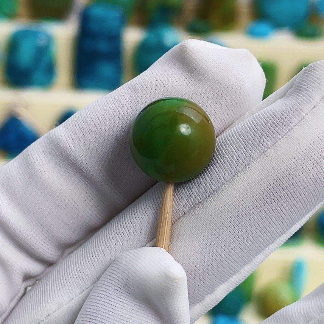 绿松石未镶嵌颈饰