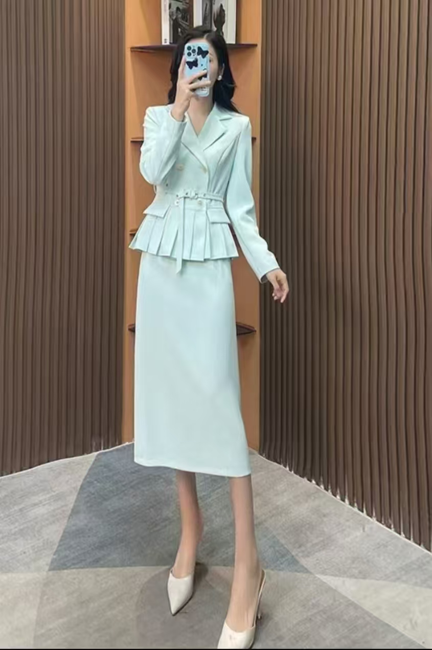 悦悦孤品上衣半身裙套装 连衣裙 小衫 以直播间为准 拍对编码