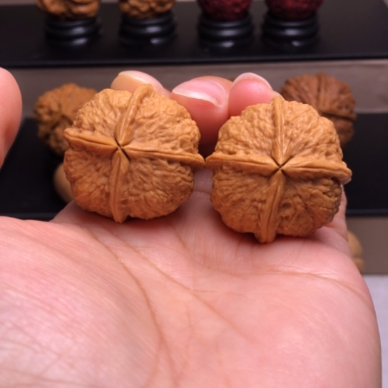 文玩核桃把件小四喜四楞7