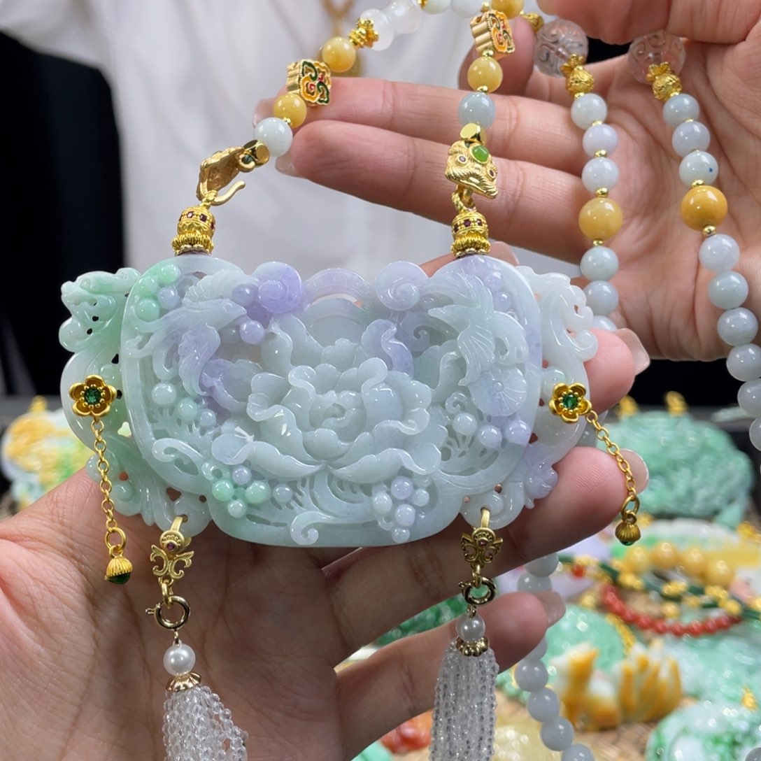 翡翠颈饰未镶嵌代编织