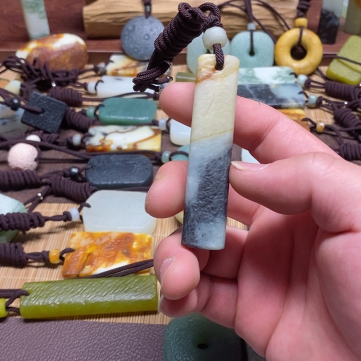 蛇纹石玉挂件未镶嵌闲**记