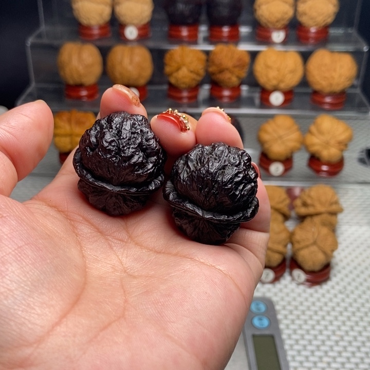 文玩核桃把件血舍利地闷30