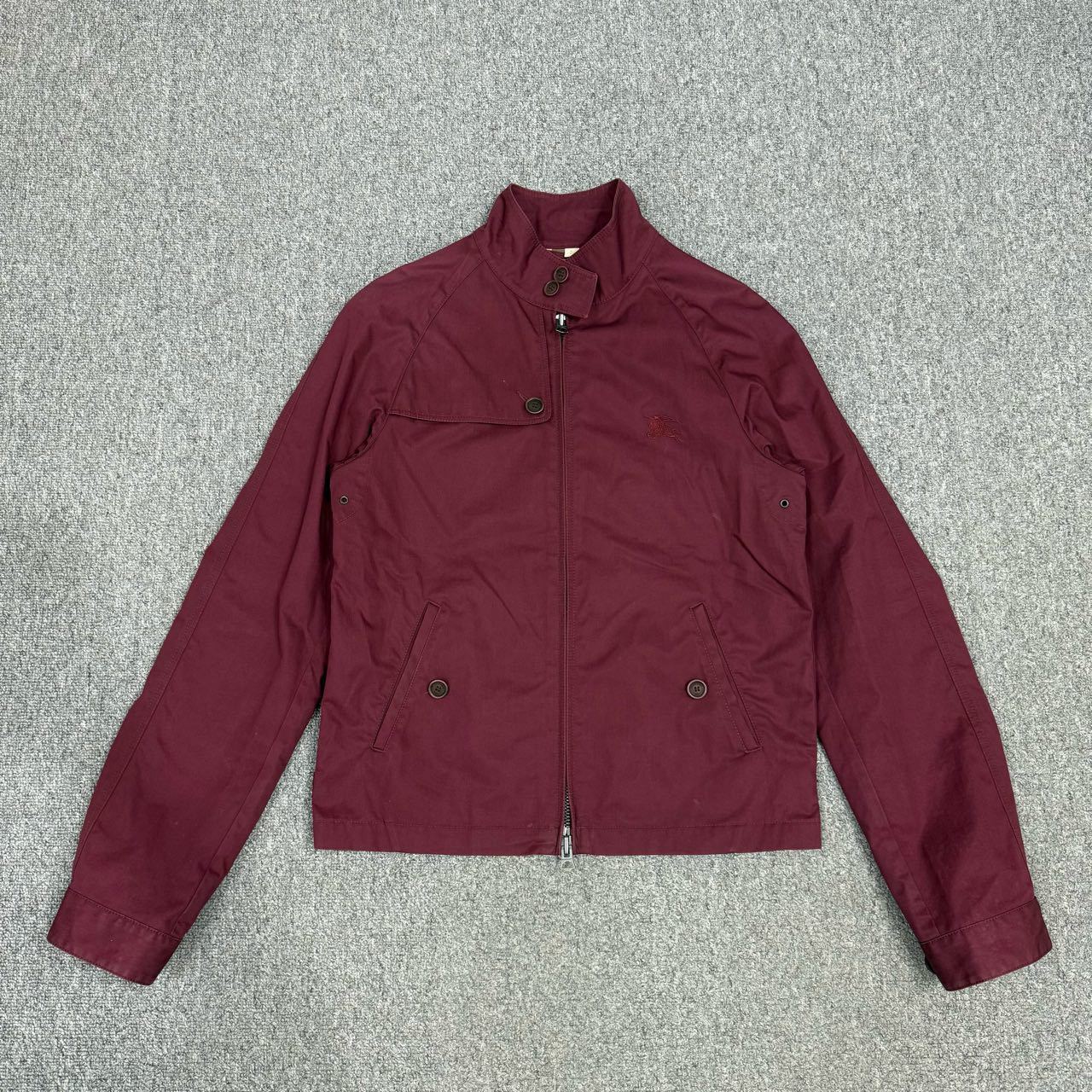 99新 BURBERRY/博柏利 13489266 酒红色胸前战马刺绣夹克外套 S码