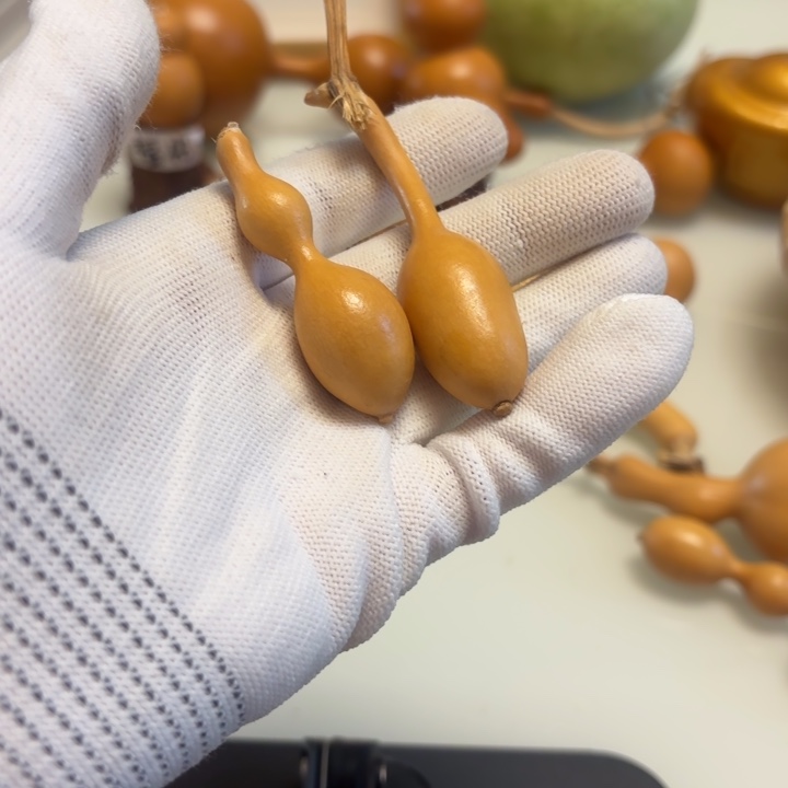 雷***暴天然手捻老皮葫芦