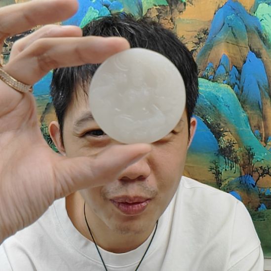 木***姐和田玉未镶嵌颈饰