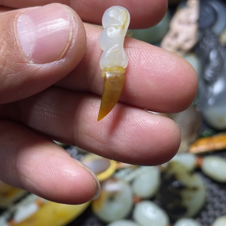 和田玉（糖玉）未镶嵌颈饰