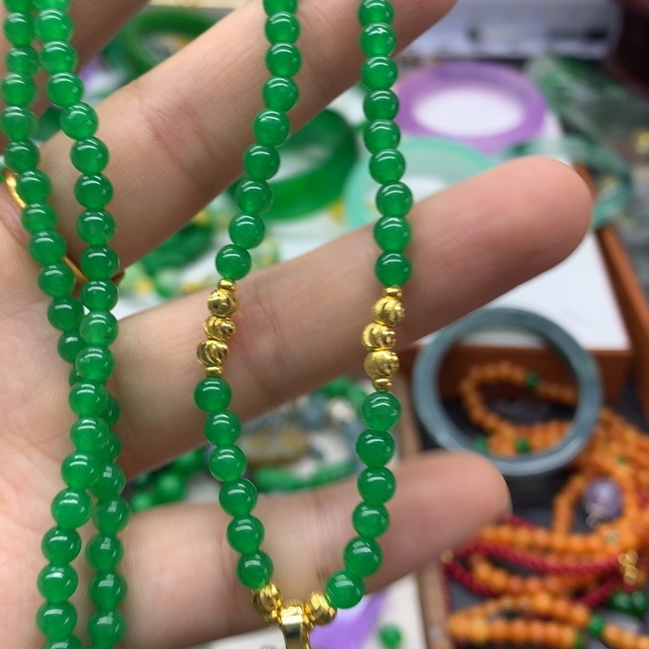 颈饰未镶嵌翡翠吊坠