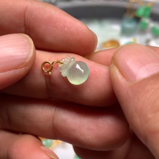 翡翠颈饰未镶嵌翡翠