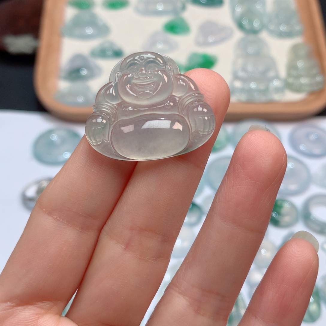 翡翠颈饰未镶嵌冰种佛公