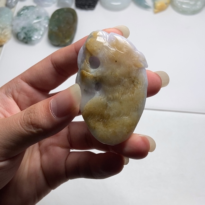 翡翠未镶嵌颈饰虎头17