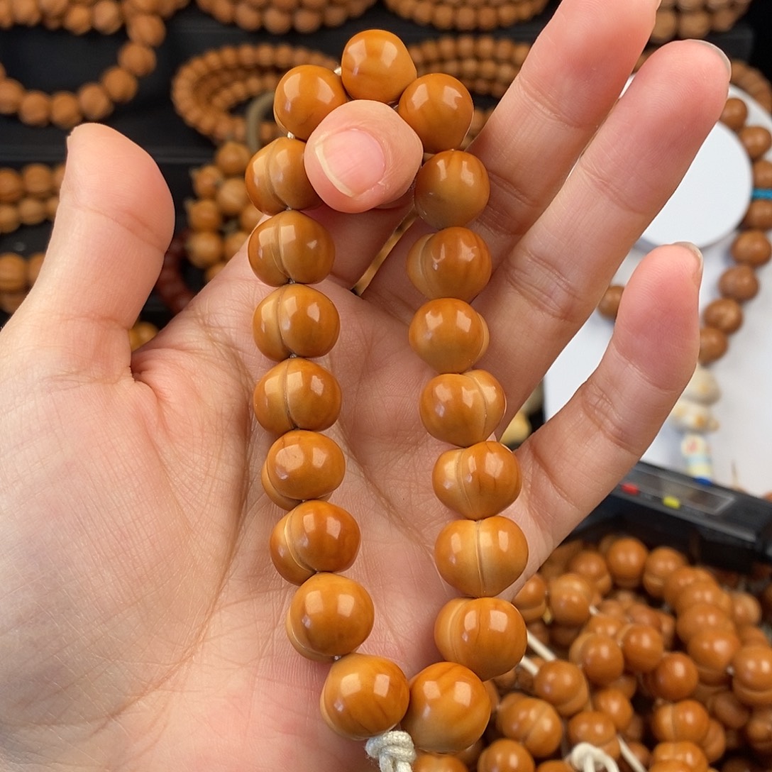 白***雪手串猴头核桃泛油屁桃