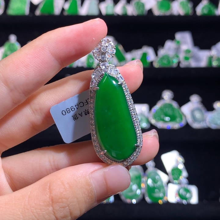 【闪购商品】颈饰银S925镶嵌翡翠天然翡翠