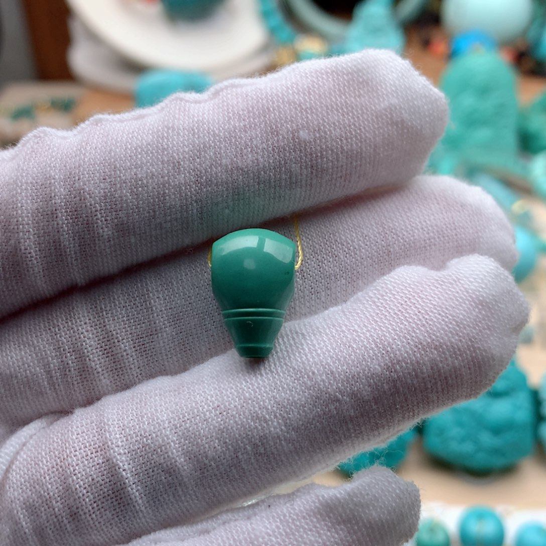 绿松石颈饰未镶嵌