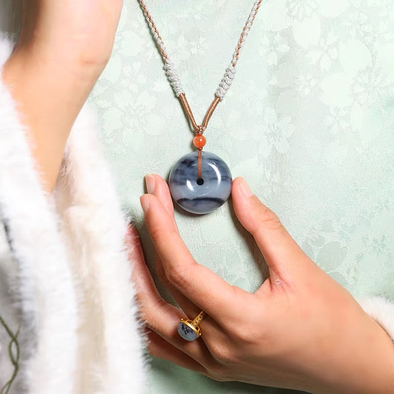 新疆和田玉青花料质地细腻油润时尚百搭