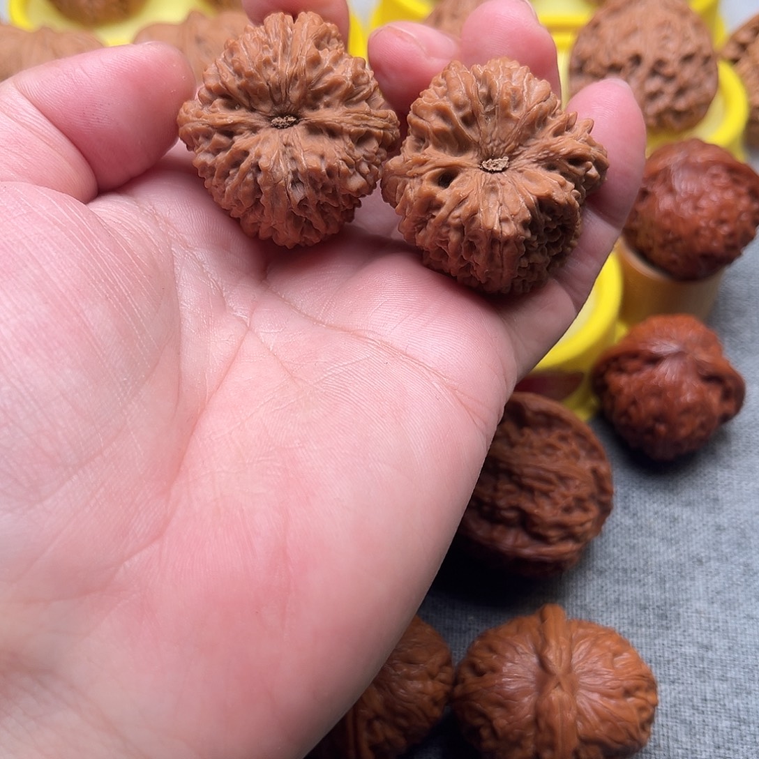 春***晓吊坠猴头核桃蒜头