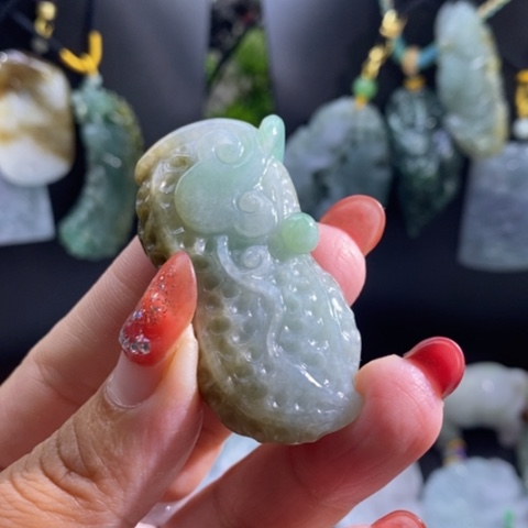 【闪购商品】颈饰未镶嵌翡翠花生