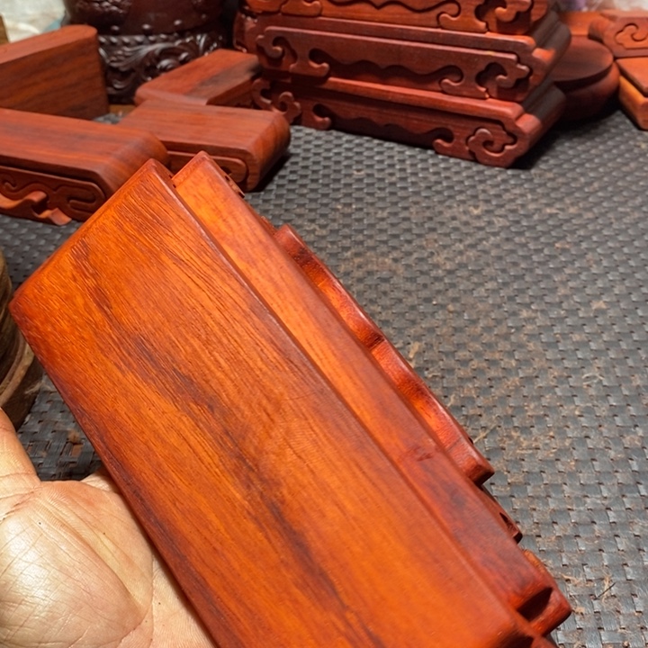 乐***藏邵氏紫檀红花梨底座