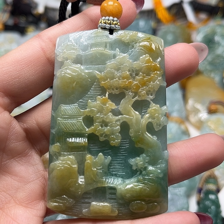 翡翠未镶嵌颈饰山水牌