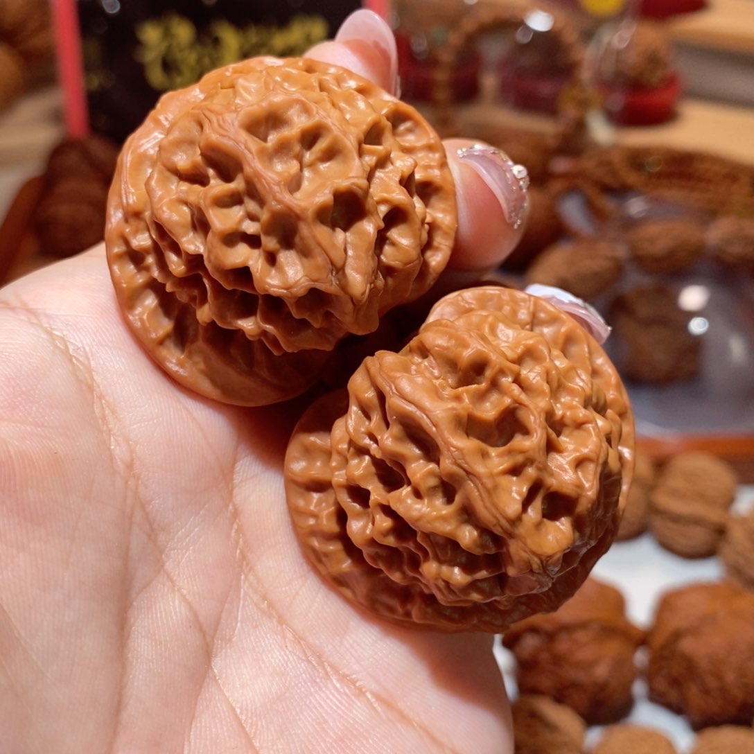 文玩核桃把件全品42尺龙鳞