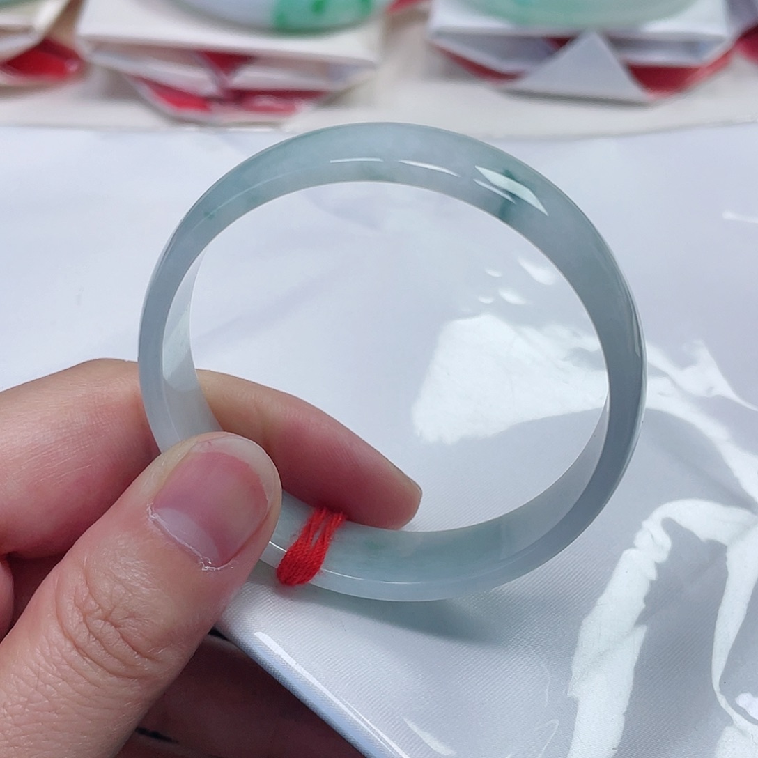 翡翠手镯未镶嵌50圈