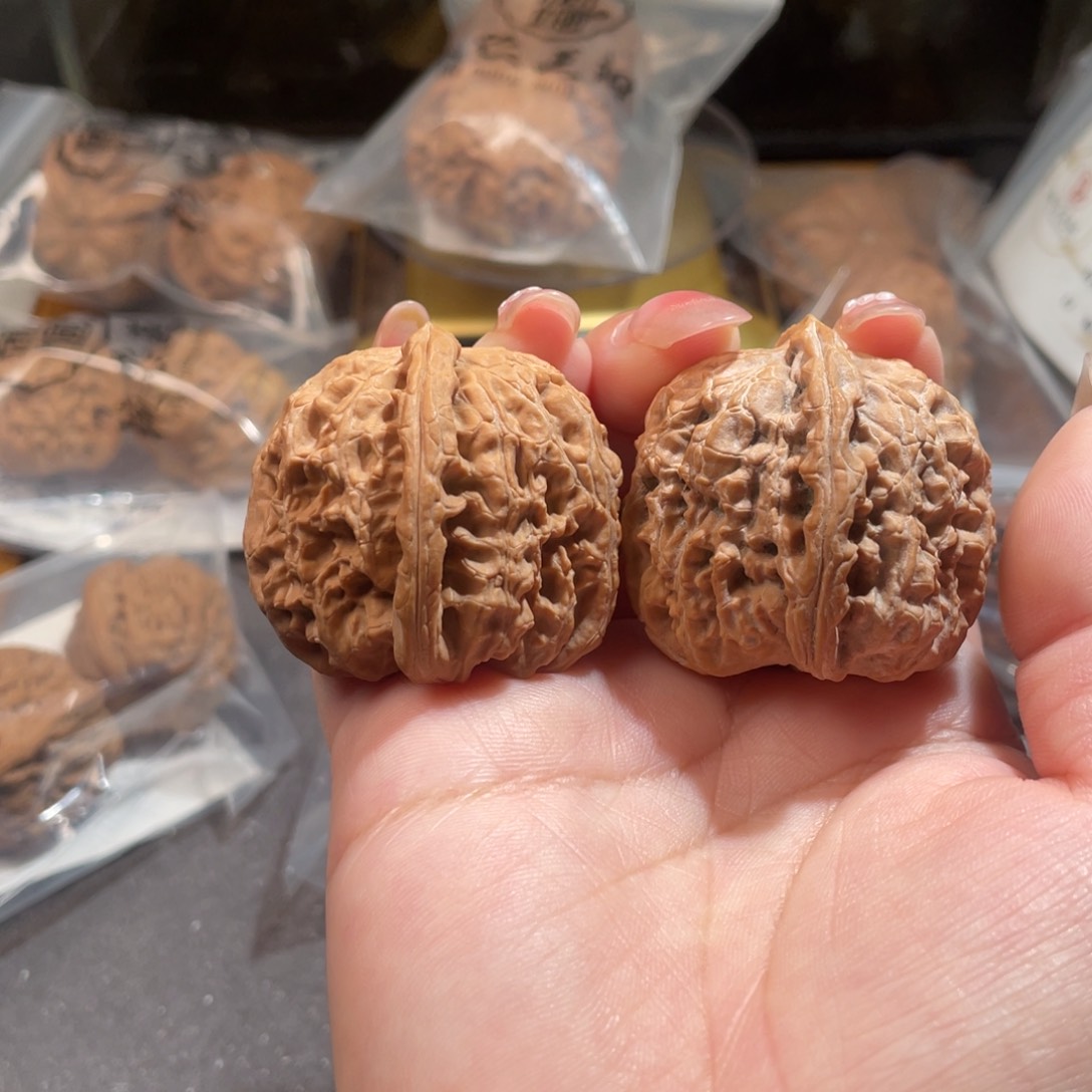 文玩核桃吊坠38白狮子