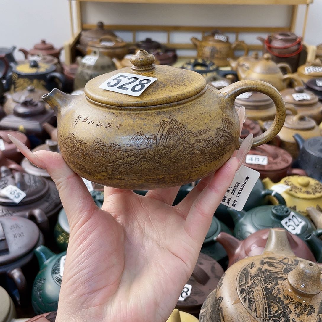 茶壶紫砂山*人紫砂微瑕