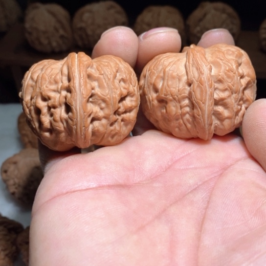 文玩核桃吊坠45的元宝